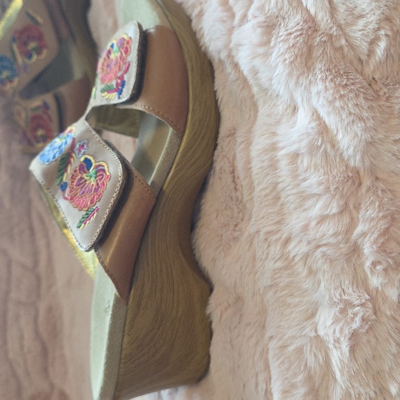 Alegria Linn White Needles And Pins Sandles - Picture 3 of 5